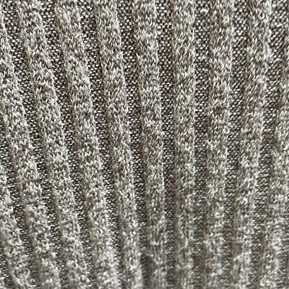 Women’s oversized turtleneck sweater with black leather pockets - Picture 5 of 6